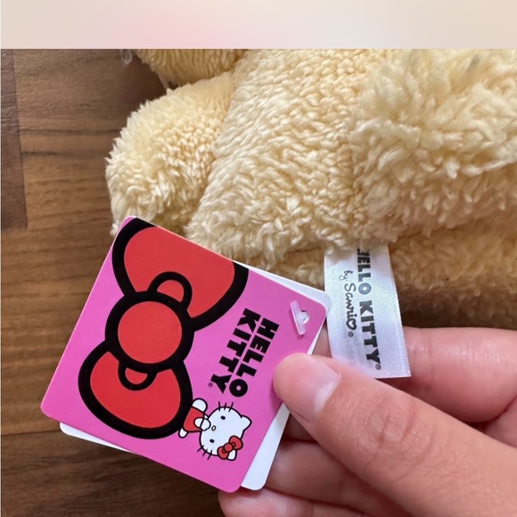 Sanrio Hello Kitty Plush with Pink Tag - Picture 3 of 3